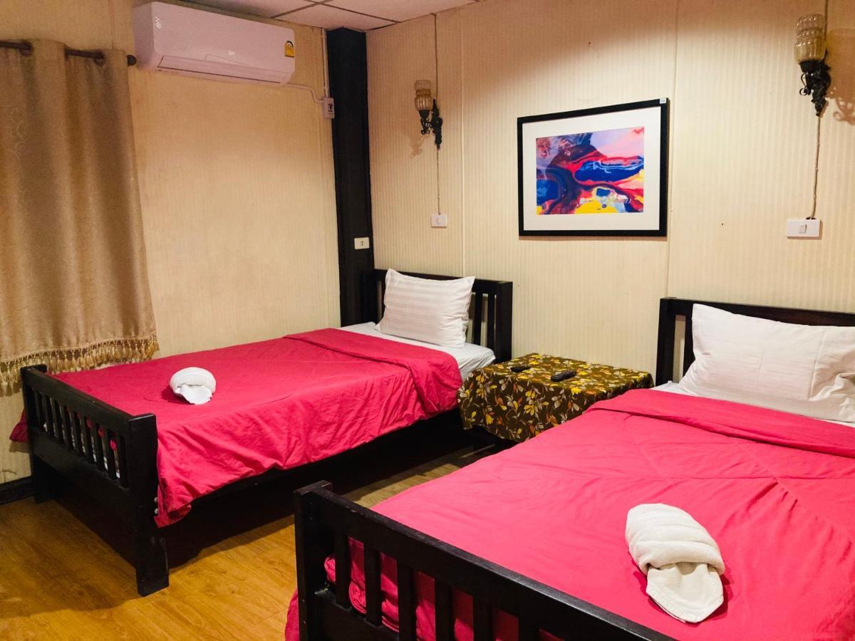 Noom Guesthouse Lop Buri Екстериор снимка