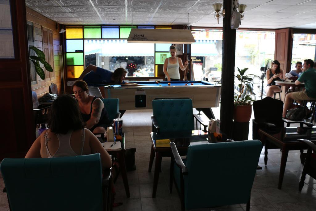 Noom Guesthouse Lop Buri Екстериор снимка