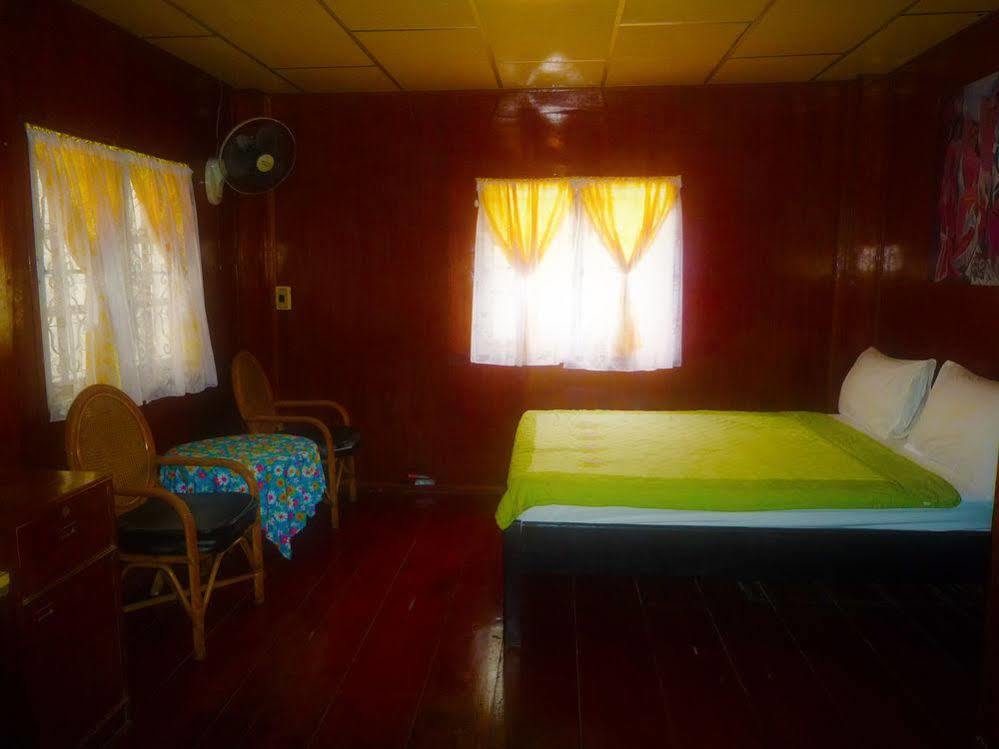 Noom Guesthouse Lop Buri Екстериор снимка